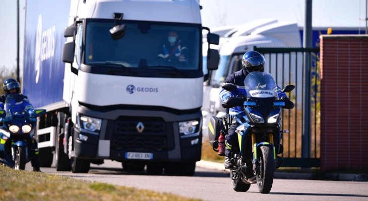 encadrement de approvisionnement de masques par la Gendarmerie nationale